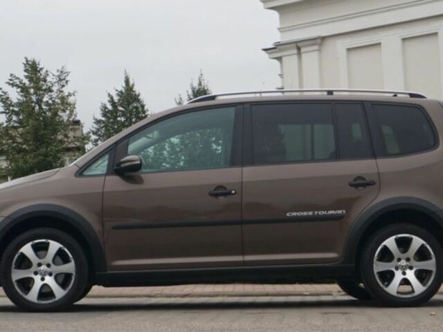 Коричневий Фольксваген Туран, об'ємом двигуна 2 л та пробігом 239 тис. км за 5800 $, фото 6 на Automoto.ua