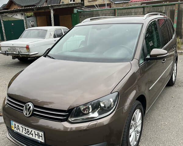 Коричневый Фольксваген Туран, объемом двигателя 1.97 л и пробегом 145 тыс. км за 11900 $, фото 2 на Automoto.ua