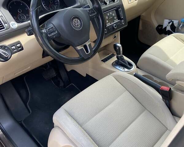 Коричневий Фольксваген Туран, об'ємом двигуна 2 л та пробігом 235 тис. км за 13750 $, фото 8 на Automoto.ua