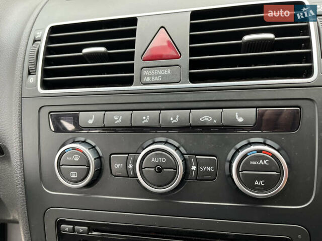 Коричневый Фольксваген Туран, объемом двигателя 1.97 л и пробегом 145 тыс. км за 11900 $, фото 45 на Automoto.ua