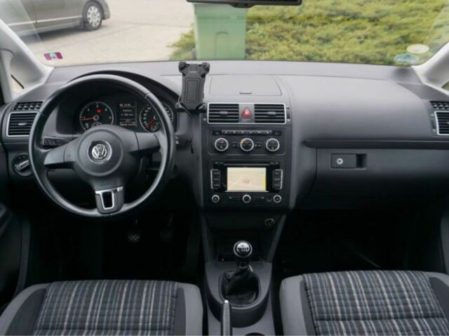 Коричневий Фольксваген Туран, об'ємом двигуна 2 л та пробігом 239 тис. км за 5800 $, фото 12 на Automoto.ua