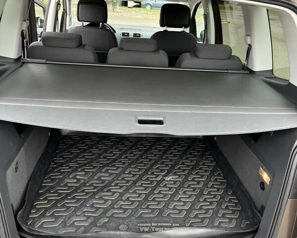 Коричневый Фольксваген Туран, объемом двигателя 1.97 л и пробегом 145 тыс. км за 11900 $, фото 33 на Automoto.ua