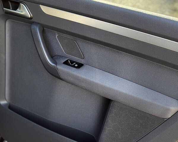 Коричневый Фольксваген Туран, объемом двигателя 1.6 л и пробегом 277 тыс. км за 10600 $, фото 23 на Automoto.ua