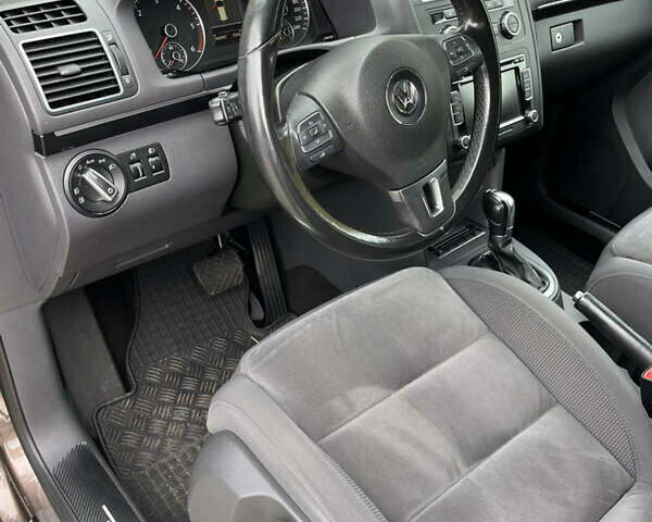 Коричневый Фольксваген Туран, объемом двигателя 1.97 л и пробегом 145 тыс. км за 11900 $, фото 23 на Automoto.ua