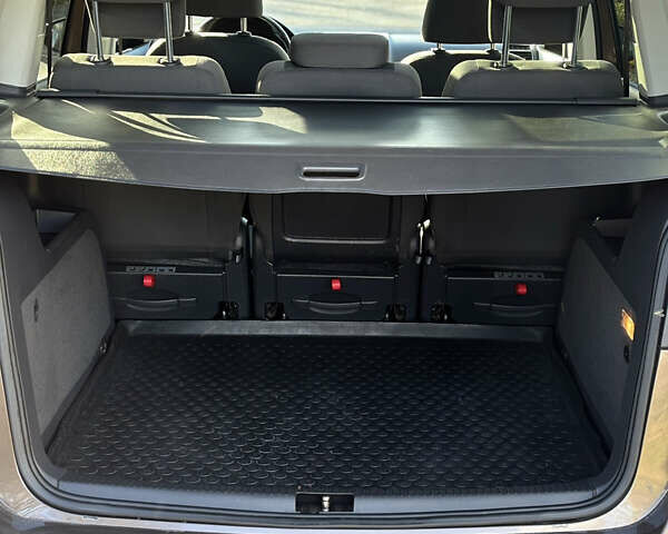 Коричневый Фольксваген Туран, объемом двигателя 1.6 л и пробегом 277 тыс. км за 10600 $, фото 19 на Automoto.ua