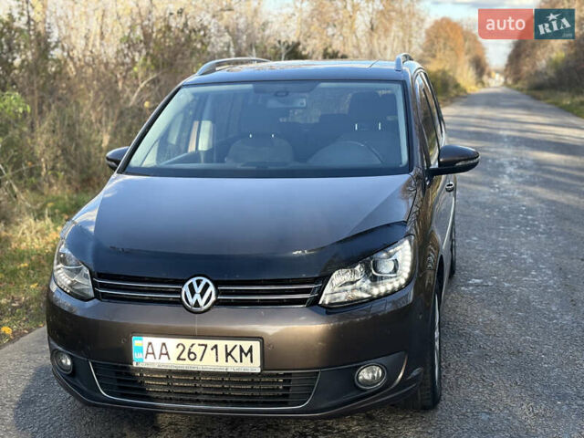 Коричневый Фольксваген Туран, объемом двигателя 1.6 л и пробегом 277 тыс. км за 10600 $, фото 1 на Automoto.ua