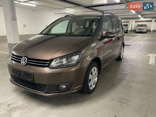 Коричневий Фольксваген Туран, об'ємом двигуна 2 л та пробігом 235 тис. км за 13750 $, фото 4 на Automoto.ua
