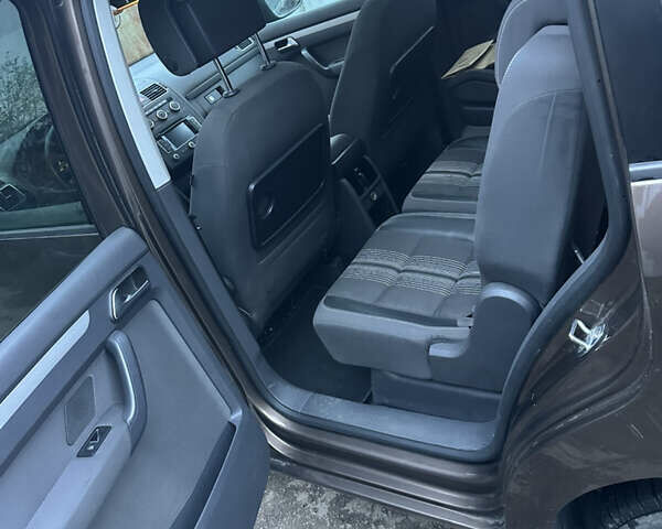 Коричневий Фольксваген Туран, об'ємом двигуна 1.39 л та пробігом 273 тис. км за 8200 $, фото 7 на Automoto.ua