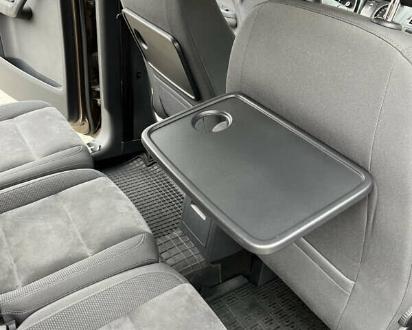 Коричневый Фольксваген Туран, объемом двигателя 1.97 л и пробегом 145 тыс. км за 11900 $, фото 36 на Automoto.ua