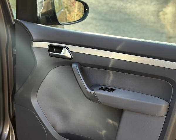 Коричневый Фольксваген Туран, объемом двигателя 1.6 л и пробегом 277 тыс. км за 10900 $, фото 26 на Automoto.ua