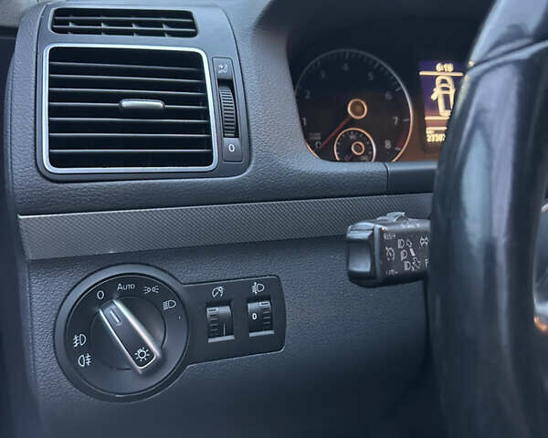 Коричневий Фольксваген Туран, об'ємом двигуна 1.39 л та пробігом 270 тис. км за 8700 $, фото 17 на Automoto.ua