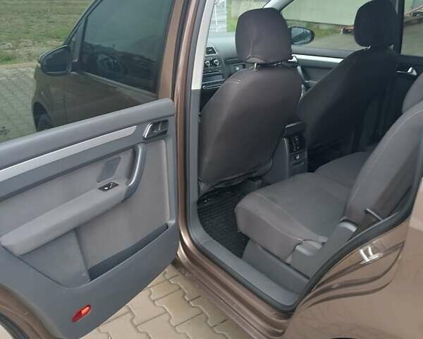 Коричневий Фольксваген Туран, об'ємом двигуна 1.6 л та пробігом 290 тис. км за 10100 $, фото 8 на Automoto.ua