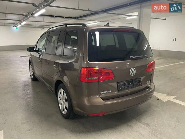 Коричневий Фольксваген Туран, об'ємом двигуна 2 л та пробігом 235 тис. км за 13750 $, фото 6 на Automoto.ua