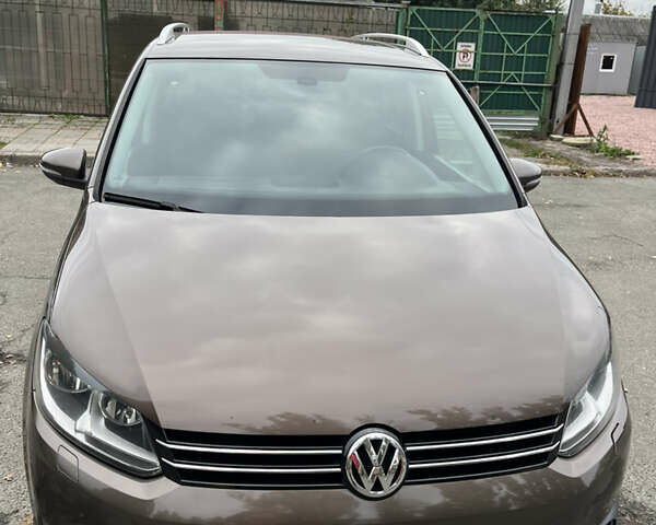 Коричневый Фольксваген Туран, объемом двигателя 1.97 л и пробегом 145 тыс. км за 11900 $, фото 4 на Automoto.ua