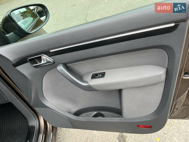 Коричневый Фольксваген Туран, объемом двигателя 1.97 л и пробегом 145 тыс. км за 11900 $, фото 44 на Automoto.ua