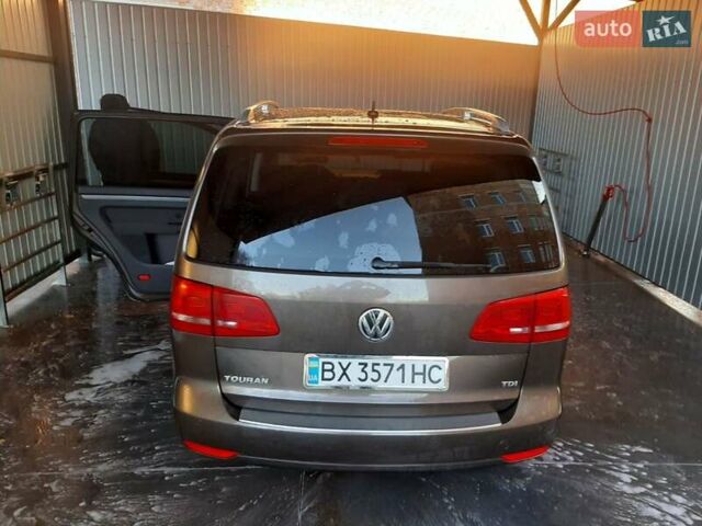 Коричневый Фольксваген Туран, объемом двигателя 1.6 л и пробегом 209 тыс. км за 10500 $, фото 2 на Automoto.ua