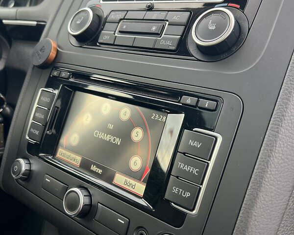 Коричневий Фольксваген Туран, об'ємом двигуна 2 л та пробігом 227 тис. км за 13500 $, фото 27 на Automoto.ua