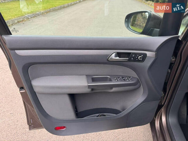 Коричневий Фольксваген Туран, об'ємом двигуна 1.6 л та пробігом 207 тис. км за 11950 $, фото 14 на Automoto.ua