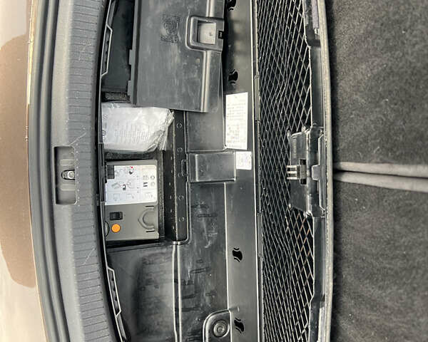 Коричневий Фольксваген Туран, об'ємом двигуна 2 л та пробігом 227 тис. км за 13500 $, фото 25 на Automoto.ua