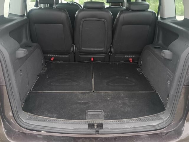 Коричневый Фольксваген Туран, объемом двигателя 1.6 л и пробегом 283 тыс. км за 8500 $, фото 5 на Automoto.ua