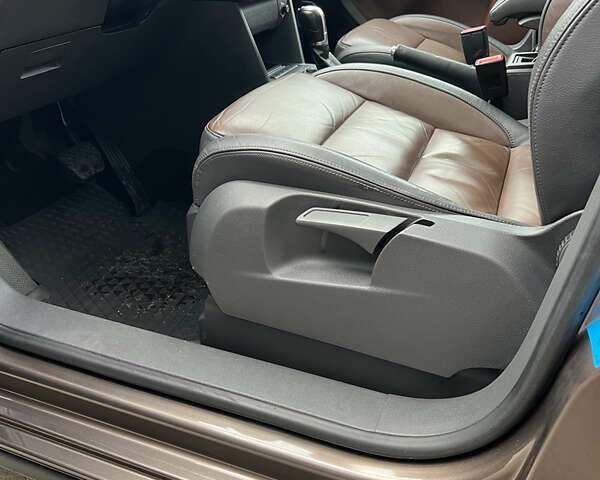 Коричневий Фольксваген Туран, об'ємом двигуна 2 л та пробігом 227 тис. км за 13500 $, фото 16 на Automoto.ua