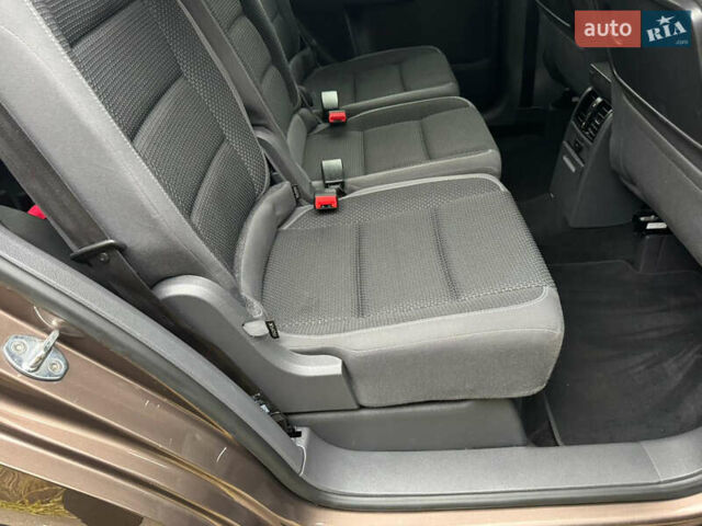 Коричневий Фольксваген Туран, об'ємом двигуна 1.6 л та пробігом 207 тис. км за 11950 $, фото 17 на Automoto.ua