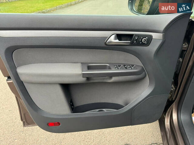 Коричневий Фольксваген Туран, об'ємом двигуна 1.6 л та пробігом 207 тис. км за 11950 $, фото 10 на Automoto.ua