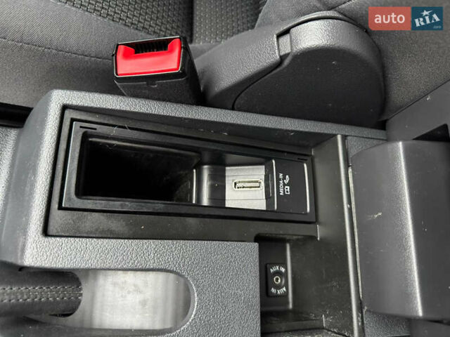 Коричневий Фольксваген Туран, об'ємом двигуна 1.6 л та пробігом 207 тис. км за 11950 $, фото 9 на Automoto.ua