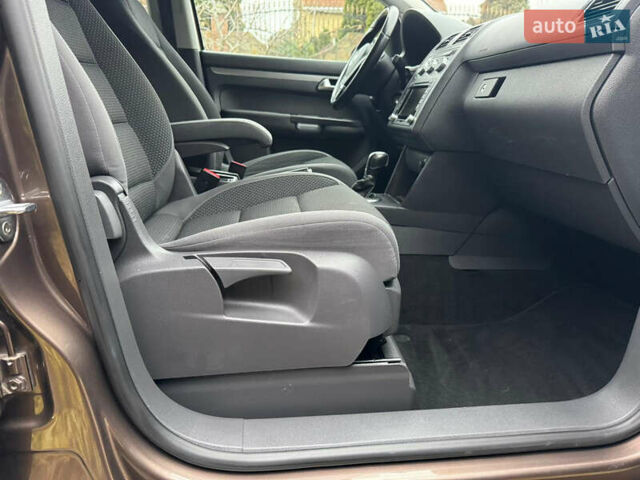 Коричневий Фольксваген Туран, об'ємом двигуна 1.6 л та пробігом 207 тис. км за 11950 $, фото 15 на Automoto.ua