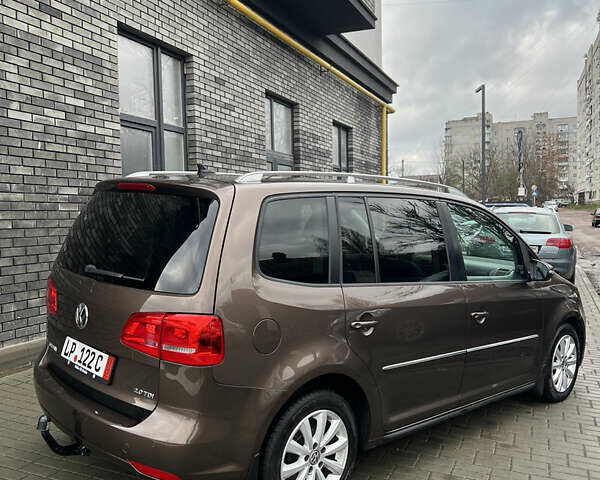 Коричневий Фольксваген Туран, об'ємом двигуна 2 л та пробігом 227 тис. км за 13500 $, фото 2 на Automoto.ua