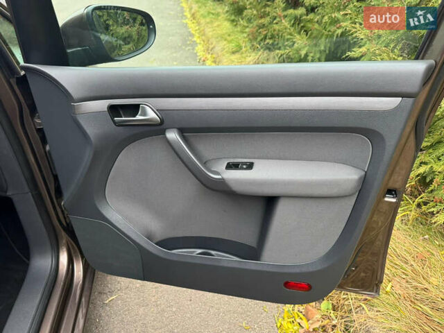 Коричневий Фольксваген Туран, об'ємом двигуна 1.6 л та пробігом 207 тис. км за 11950 $, фото 16 на Automoto.ua