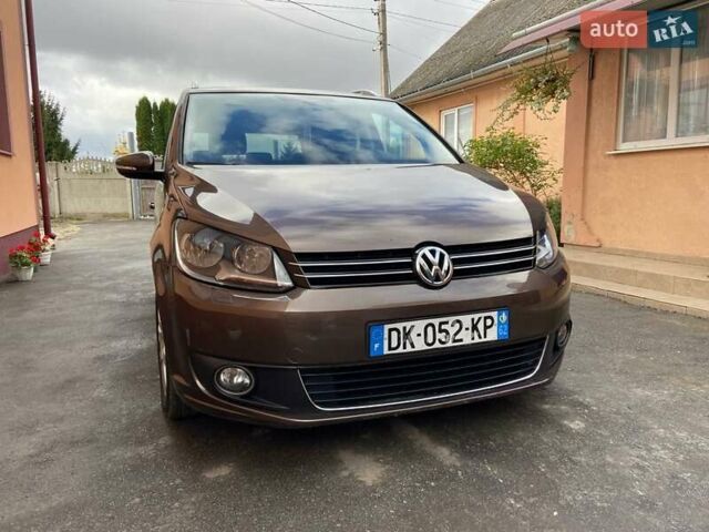Коричневий Фольксваген Туран, об'ємом двигуна 2 л та пробігом 235 тис. км за 12200 $, фото 1 на Automoto.ua