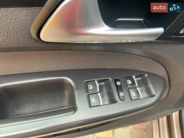 Коричневий Фольксваген Туран, об'ємом двигуна 2 л та пробігом 235 тис. км за 12200 $, фото 40 на Automoto.ua