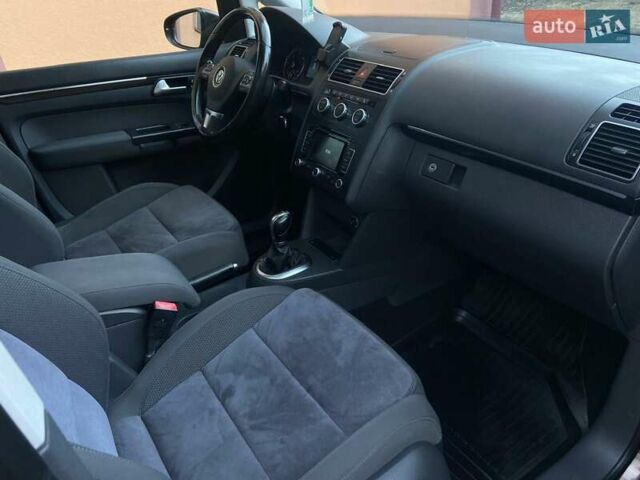 Коричневий Фольксваген Туран, об'ємом двигуна 2 л та пробігом 235 тис. км за 12200 $, фото 22 на Automoto.ua