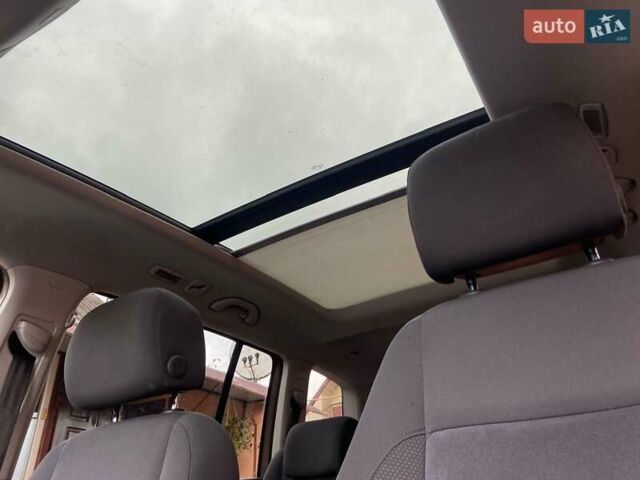 Коричневий Фольксваген Туран, об'ємом двигуна 2 л та пробігом 235 тис. км за 12200 $, фото 28 на Automoto.ua