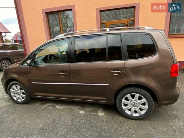 Коричневий Фольксваген Туран, об'ємом двигуна 2 л та пробігом 235 тис. км за 12200 $, фото 12 на Automoto.ua