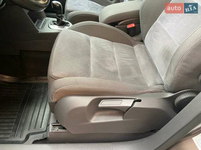 Коричневий Фольксваген Туран, об'ємом двигуна 2 л та пробігом 235 тис. км за 12200 $, фото 27 на Automoto.ua