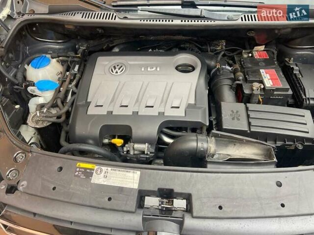 Коричневий Фольксваген Туран, об'ємом двигуна 2 л та пробігом 235 тис. км за 12200 $, фото 41 на Automoto.ua