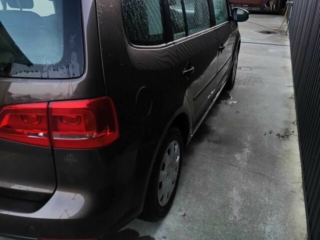 Коричневый Фольксваген Туран, объемом двигателя 1.6 л и пробегом 249 тыс. км за 13000 $, фото 3 на Automoto.ua