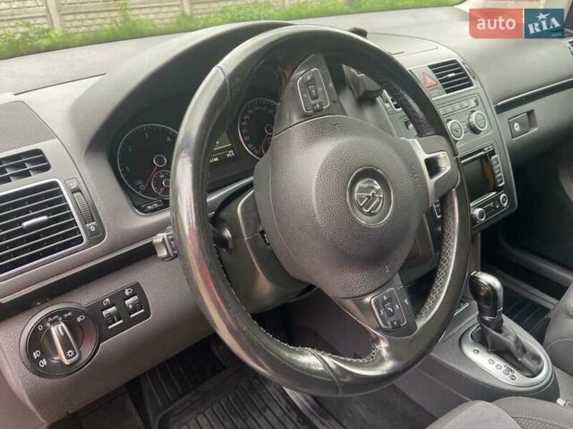 Коричневий Фольксваген Туран, об'ємом двигуна 2 л та пробігом 235 тис. км за 12200 $, фото 42 на Automoto.ua