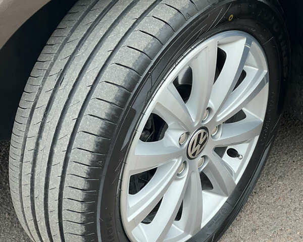 Коричневый Фольксваген Туран, объемом двигателя 2 л и пробегом 171 тыс. км за 14799 $, фото 5 на Automoto.ua