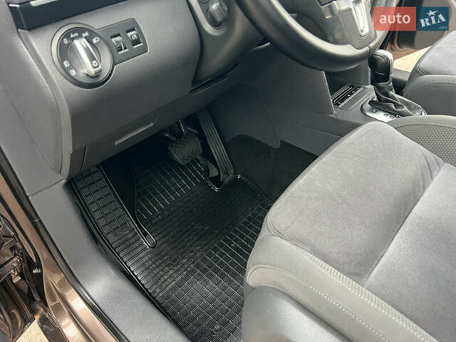 Коричневый Фольксваген Туран, объемом двигателя 2 л и пробегом 171 тыс. км за 14799 $, фото 29 на Automoto.ua