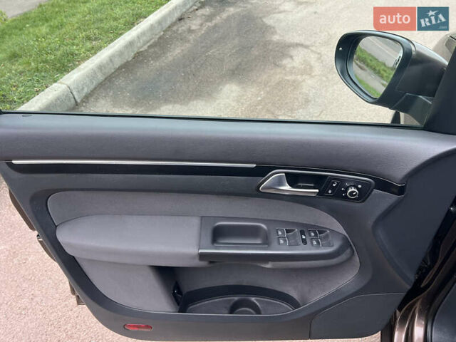 Коричневый Фольксваген Туран, объемом двигателя 2 л и пробегом 171 тыс. км за 14799 $, фото 26 на Automoto.ua