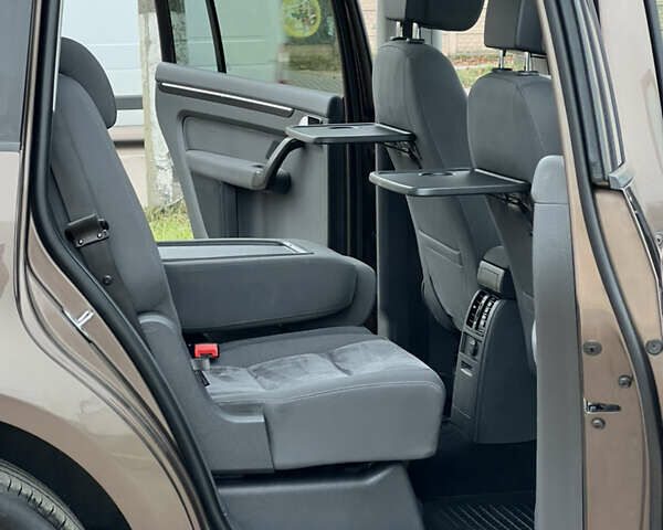 Коричневый Фольксваген Туран, объемом двигателя 2 л и пробегом 171 тыс. км за 14799 $, фото 23 на Automoto.ua