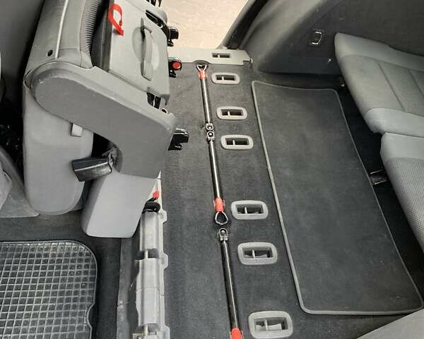 Коричневый Фольксваген Туран, объемом двигателя 1.6 л и пробегом 182 тыс. км за 15000 $, фото 7 на Automoto.ua