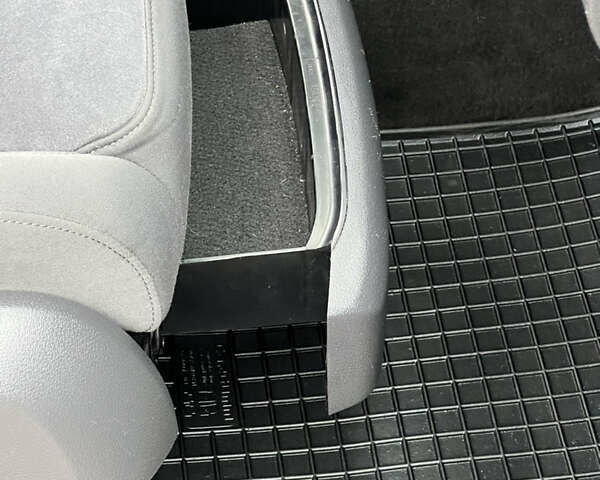 Коричневый Фольксваген Туран, объемом двигателя 2 л и пробегом 171 тыс. км за 14799 $, фото 60 на Automoto.ua