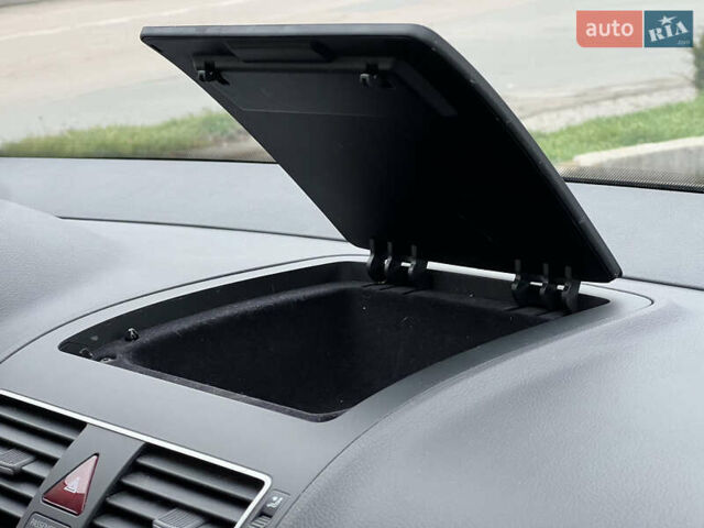 Коричневый Фольксваген Туран, объемом двигателя 2 л и пробегом 171 тыс. км за 14799 $, фото 44 на Automoto.ua