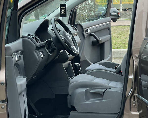 Коричневый Фольксваген Туран, объемом двигателя 2 л и пробегом 171 тыс. км за 14799 $, фото 25 на Automoto.ua