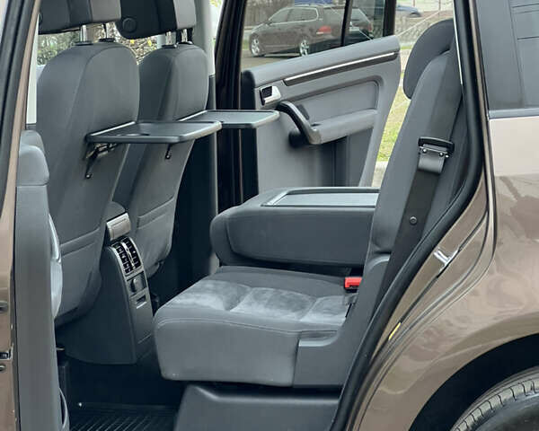 Коричневый Фольксваген Туран, объемом двигателя 2 л и пробегом 171 тыс. км за 14799 $, фото 24 на Automoto.ua