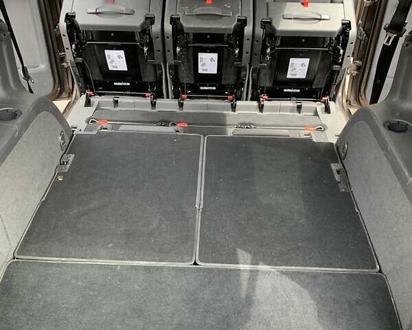 Коричневый Фольксваген Туран, объемом двигателя 1.6 л и пробегом 182 тыс. км за 15000 $, фото 6 на Automoto.ua